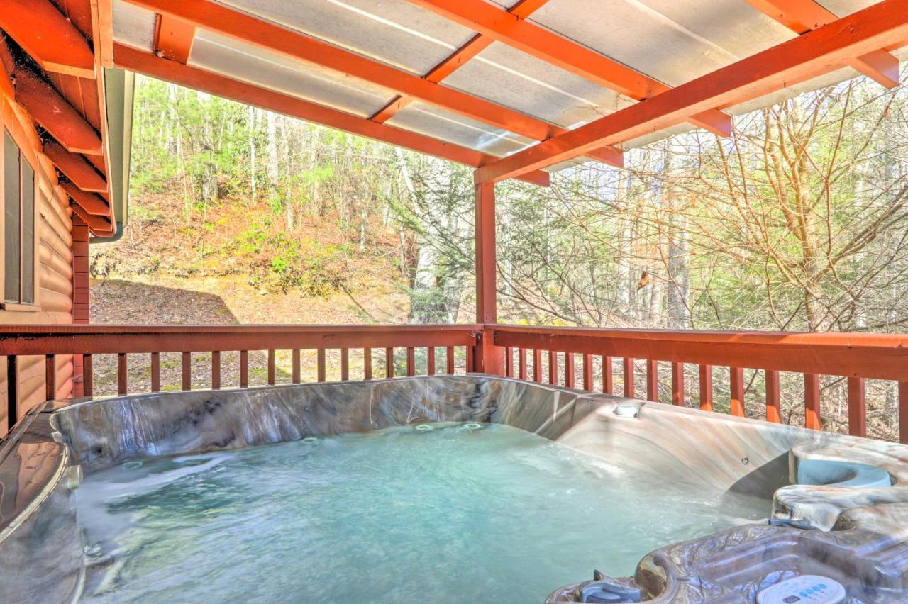 Creekside Sevierville Cabin Game Room And Hot Tub! Exterior photo