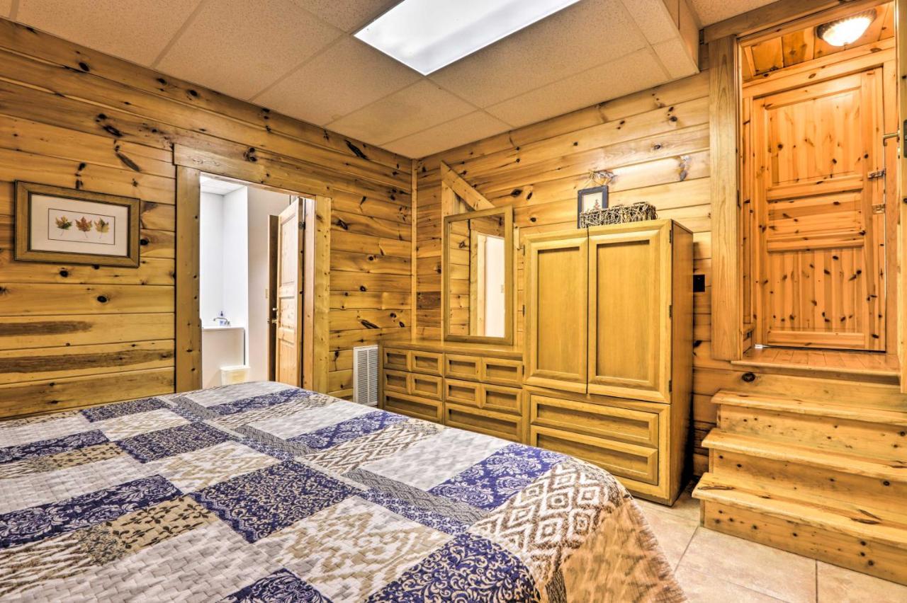 Creekside Sevierville Cabin Game Room And Hot Tub! Exterior photo